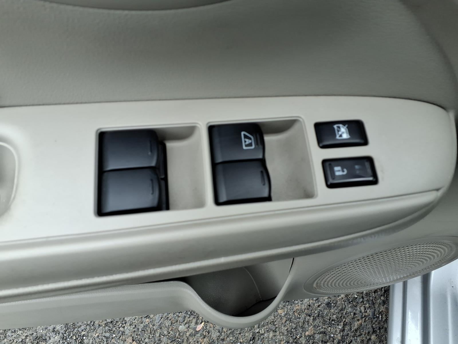 2014 Nissan Versa SV