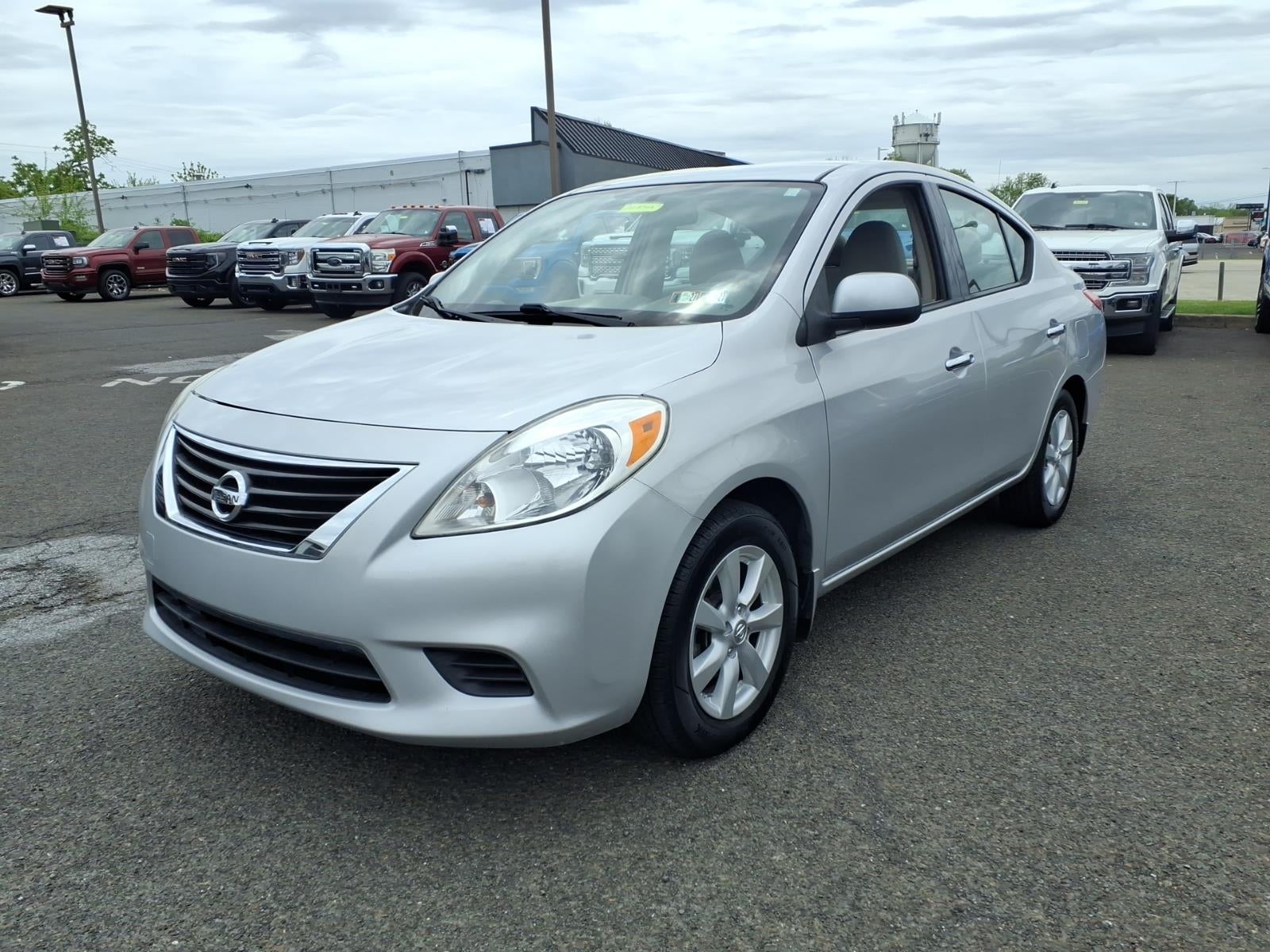 2014 Nissan Versa SV