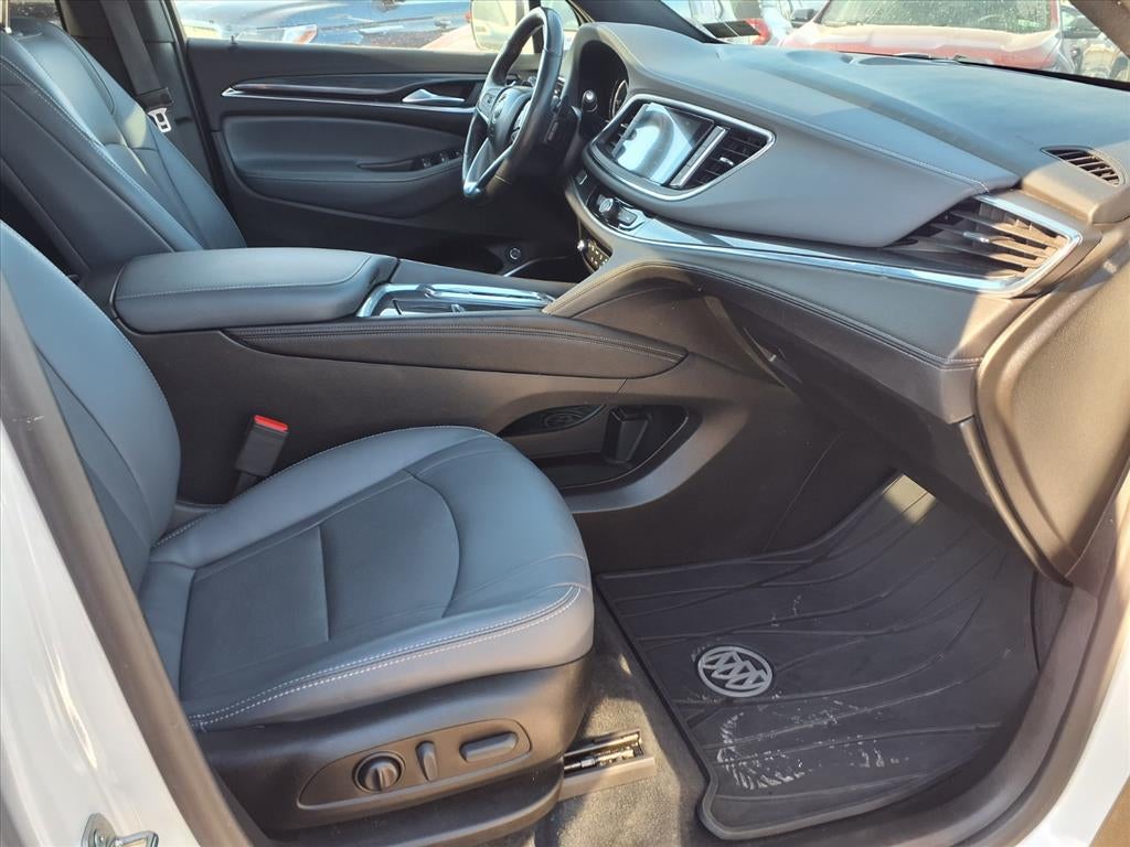 2022 Buick Enclave Essence