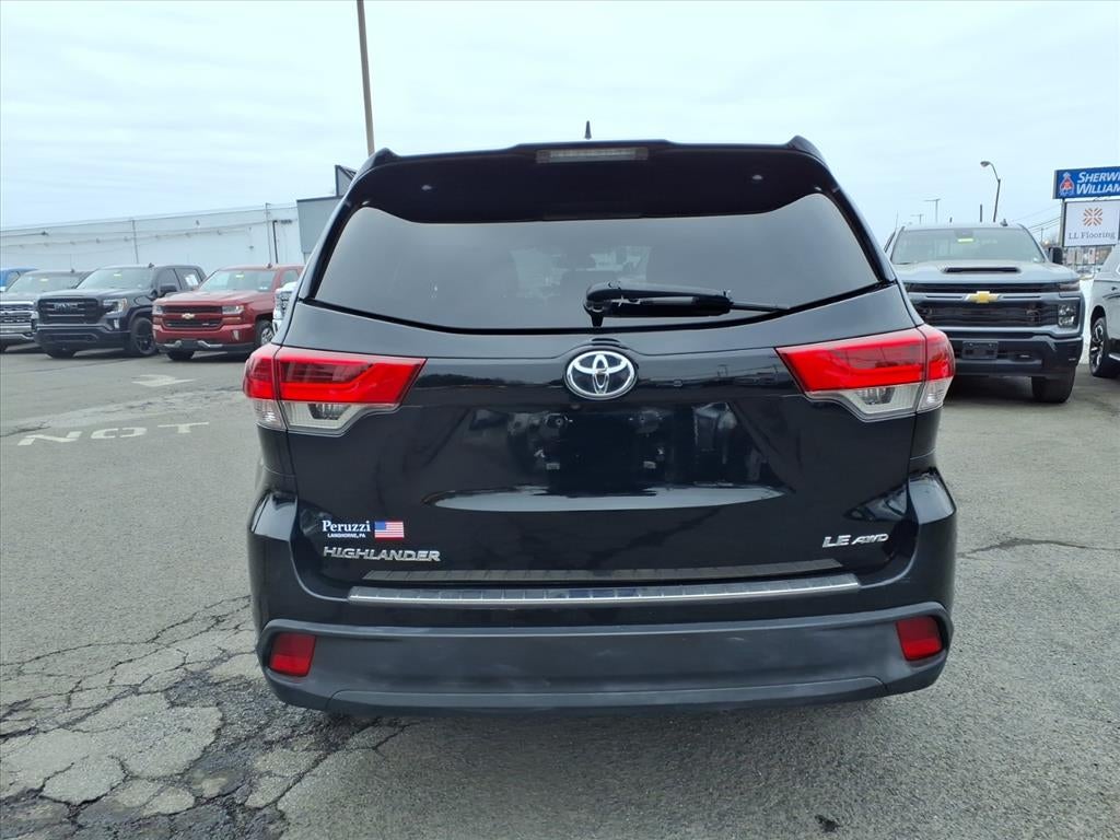 2019 Toyota Highlander LE