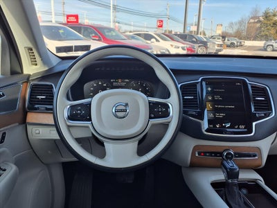 2021 Volvo XC90 Momentum